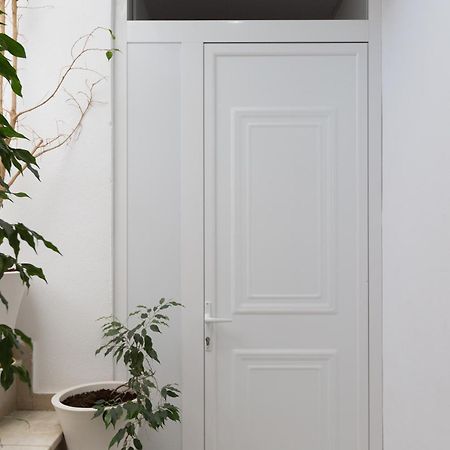 העיירה רתימנו Theo Apartments מראה חיצוני תמונה