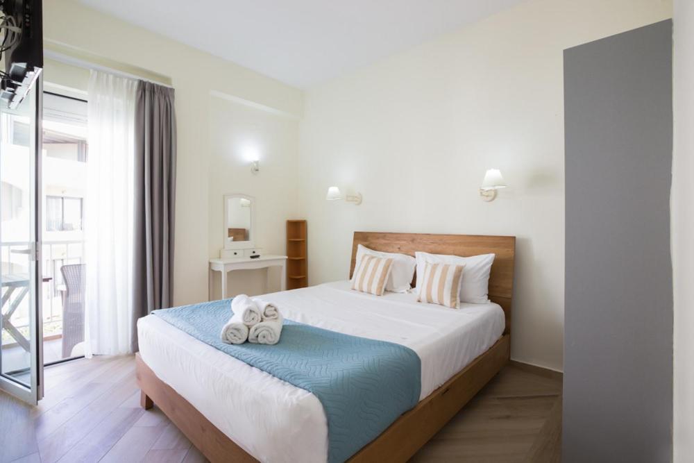 העיירה רתימנו Theo Apartments מראה חיצוני תמונה