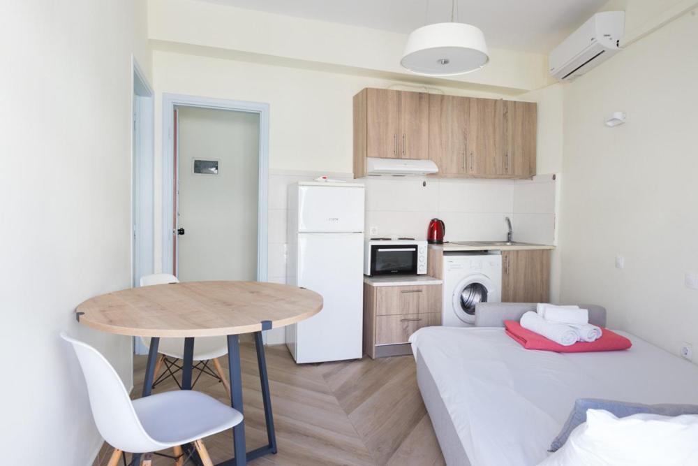 העיירה רתימנו Theo Apartments מראה חיצוני תמונה