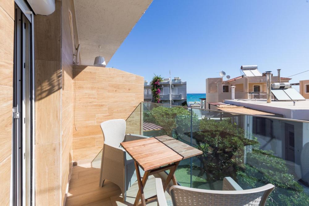 העיירה רתימנו Theo Apartments מראה חיצוני תמונה