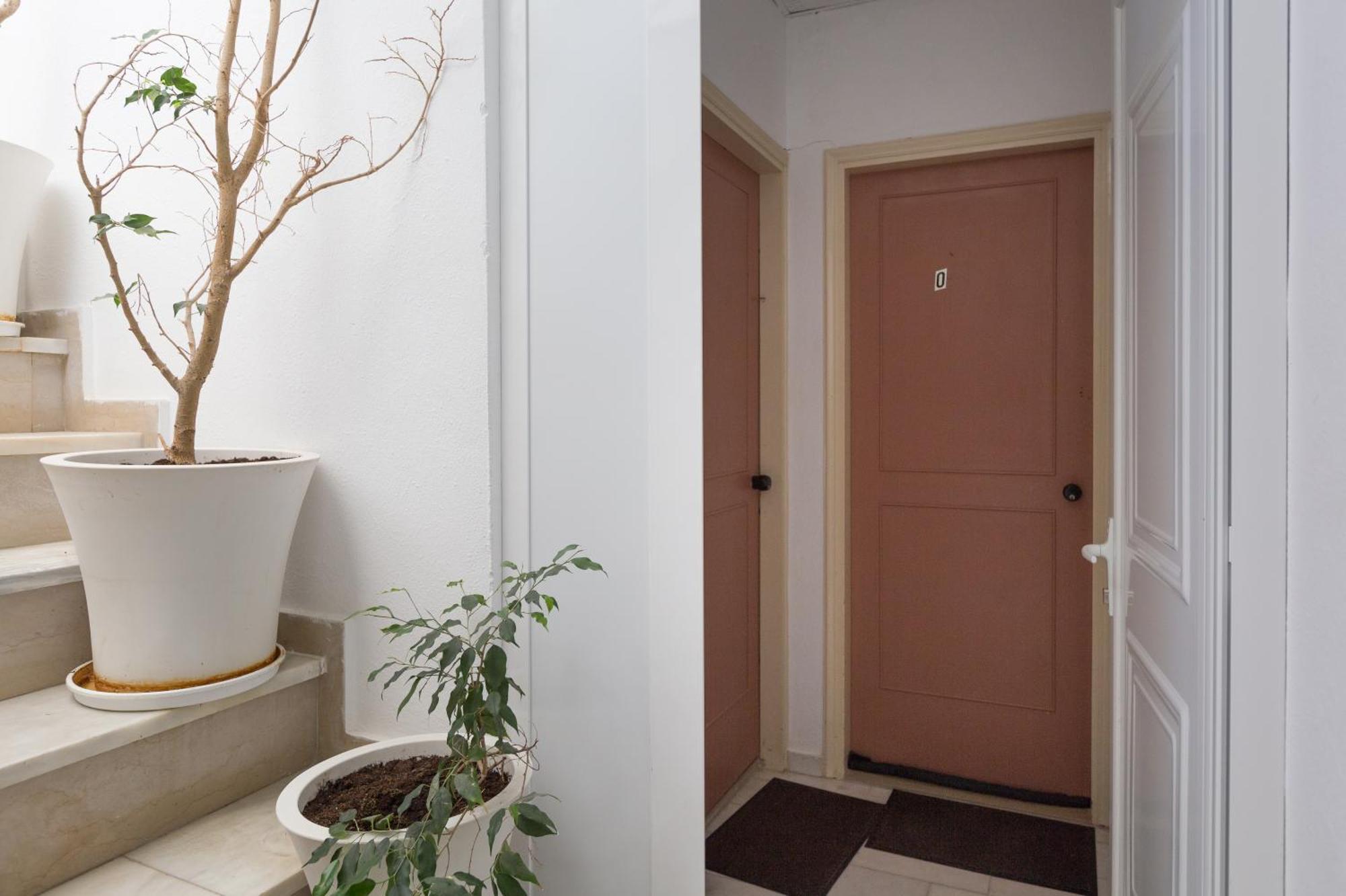 העיירה רתימנו Theo Apartments מראה חיצוני תמונה
